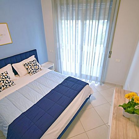 Sunrise Suites فلورا المظهر الخارجي الصورة